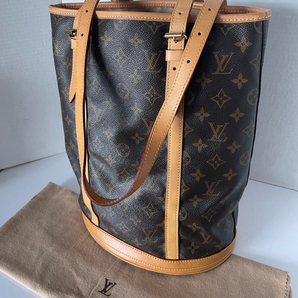 Authentic Large Bucket Shoulder Bag Louis Vuitton. - Picture 3 of 17